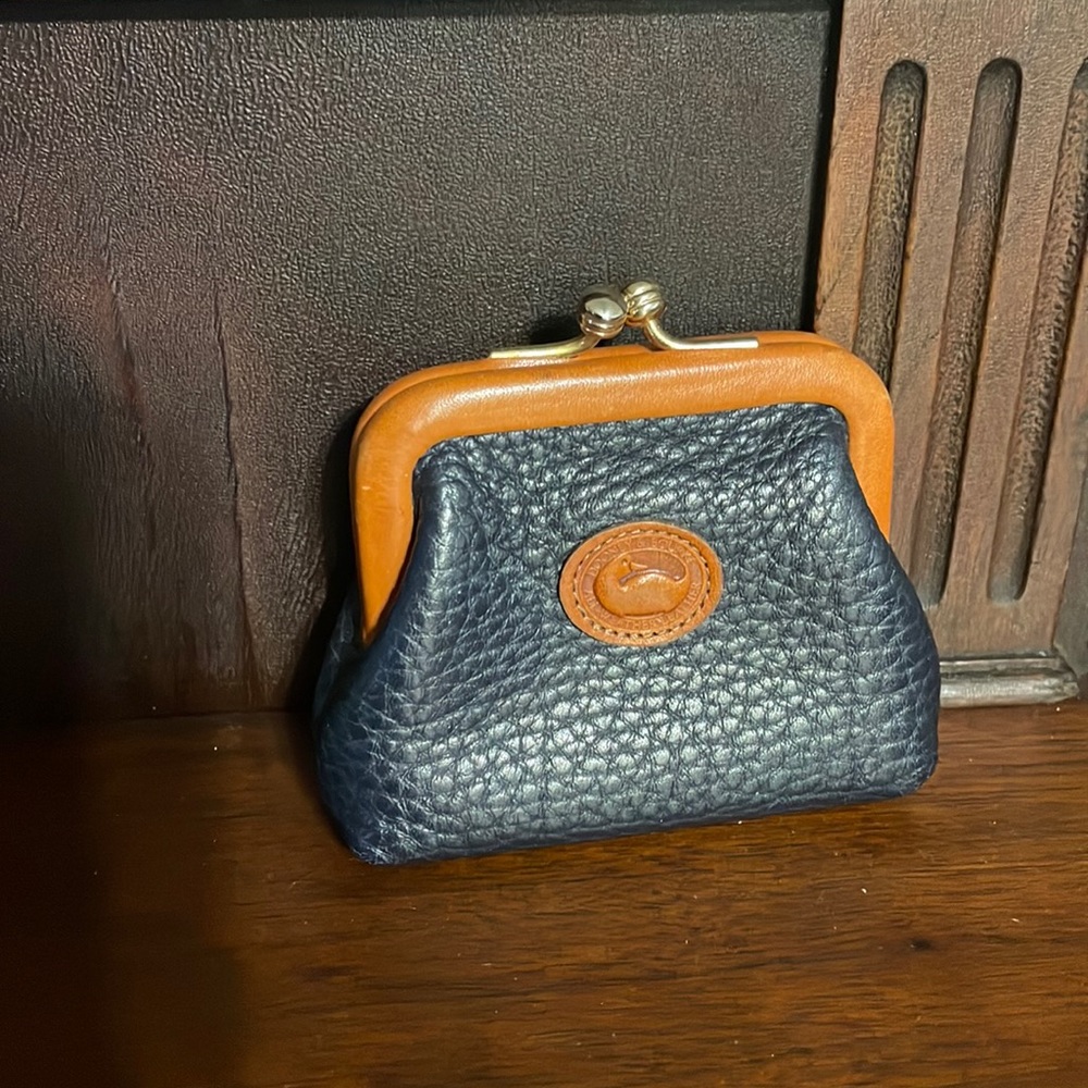 Lovely Vintage Dooney & Bourke coin purse